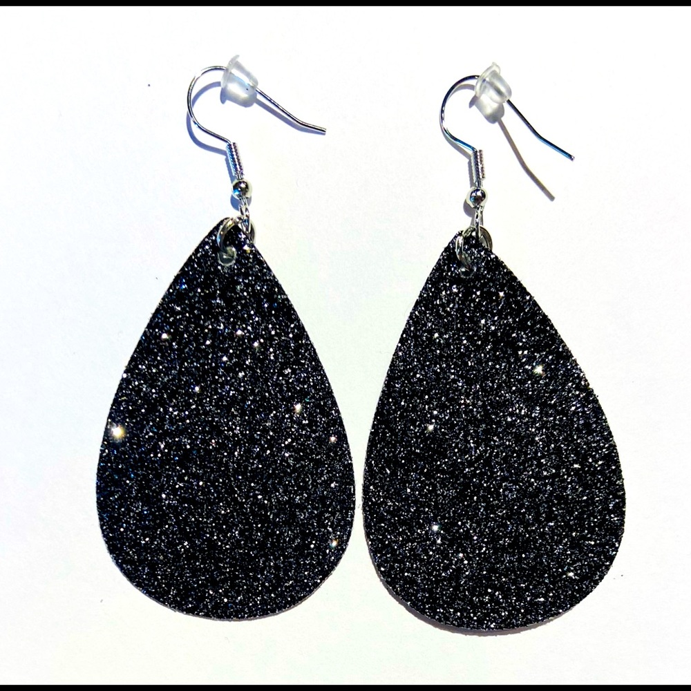 3 for $12 🎉 Faux Leather Teardrop Dangle Earrings